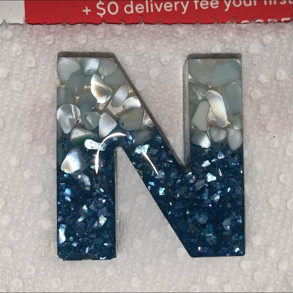Handmade Resin Name Initials Keychains - Picture 5 of 13